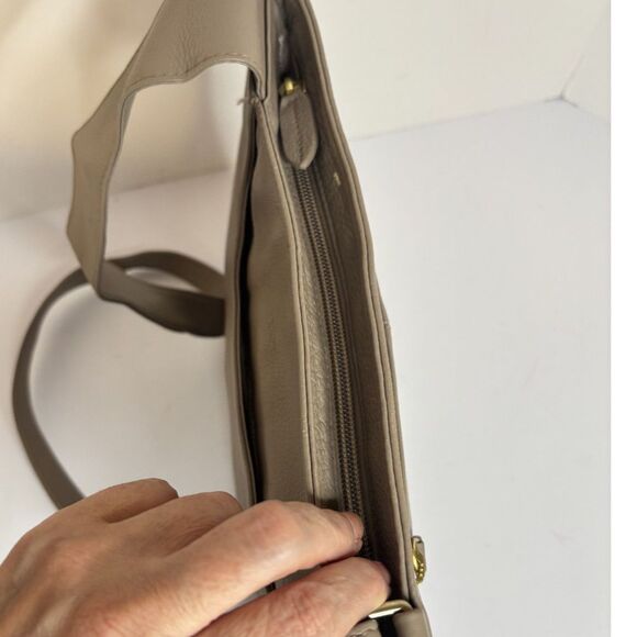 Radley London Beige Gray Leather Shoulder Bag Zip Top Crossbody Designer Purse - Picture 9 of 14